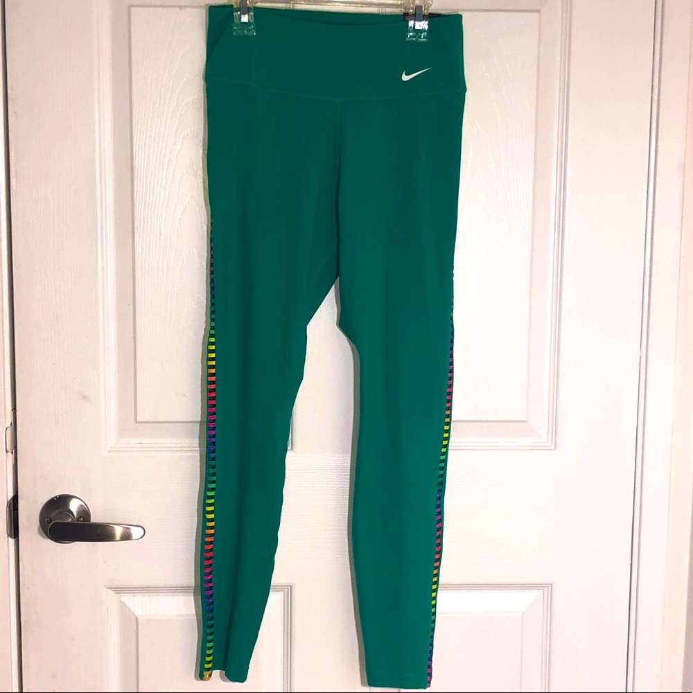 Nike Women’s 7/8 Leggings (tag still on!)